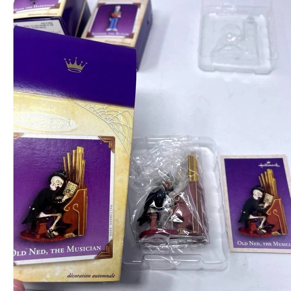2004 Hallmark Mansion on Ravenwood Lane Halloween Collection Ornament Lot 6 NOS